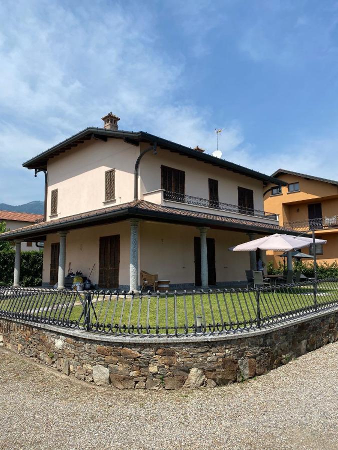 Villa Vittoria Erba Esterno foto